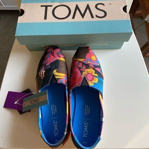 TOMS Authentic Alpargarta Multi Curation Liberty print size 5